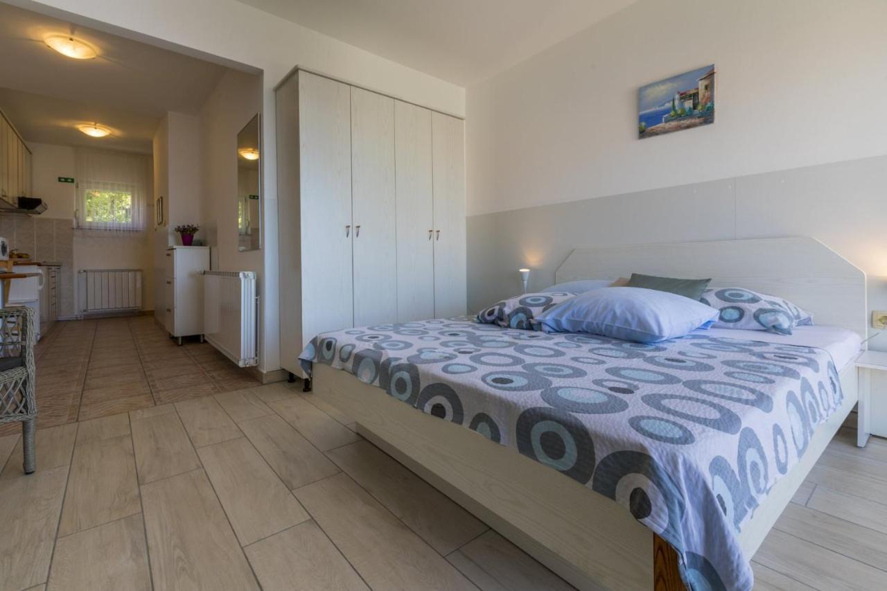 Blue Pearl Apartments Crikvenica Exteriör bild